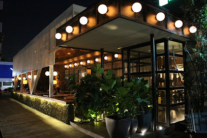 Monalisa Lounge - Av. Abraham Lincoln 858, Santo Domingo, Dominican Republic
