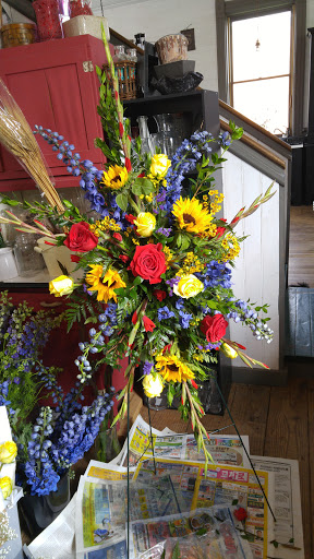 Florist «Platform 322», reviews and photos, 322 W Main St, Lexington, IL 61753, USA