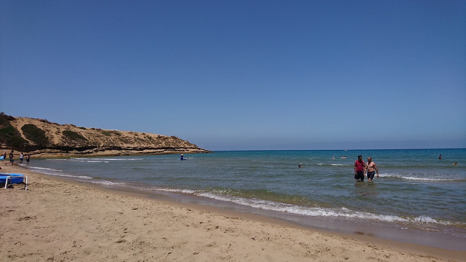 Valokuva Plage Clovisista. pinnalla turkoosi puhdas vesi:n kanssa