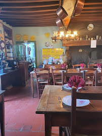 Atmosphère du Restaurant Auberge de la Queue du Lac à Moux-en-Morvan - n°12
