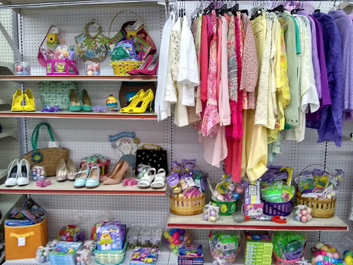 Thrift Store «Red Racks Thrift Store», reviews and photos, 1711 N Glenstone Ave, Springfield, MO 65803, USA