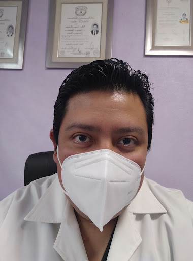 Dr. Wilfrido Santiago Montealegre, Ginecólogo