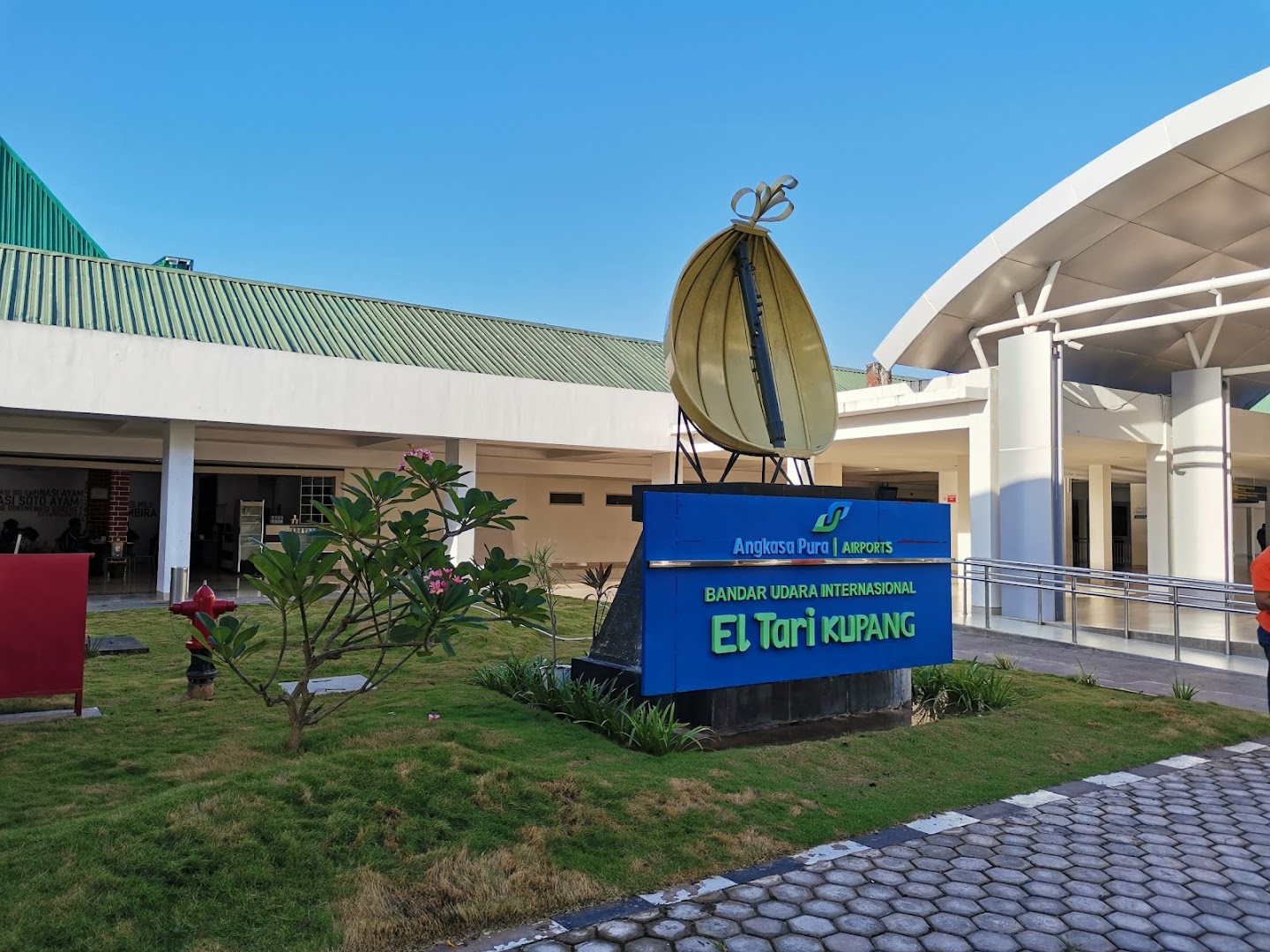 Bandara Internasional El Tari Kupang Photo