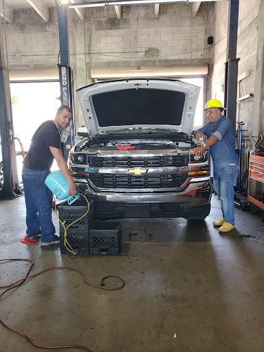 Auto Repair Shop «Kiki Automotive & Air Conditioning», reviews and photos, 13563 SW 137th Ave, Miami, FL 33186, USA