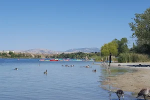 Shadow Cliffs Lake image