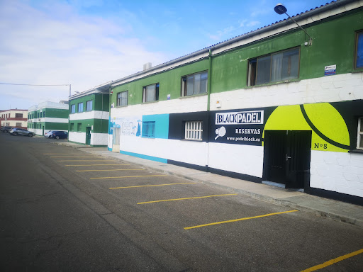 Pádel Black - Alquiler de Pistas en Cuarte de Huerva (Zaragoza) — foto 2
