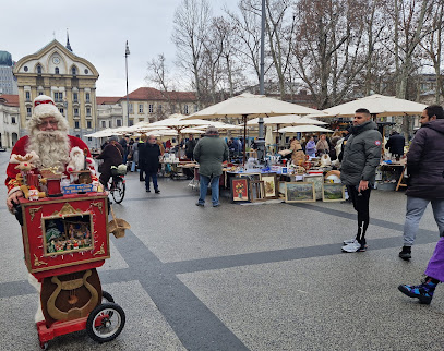 Nedeljski bolšji trg - sejem starin v Ljubljani • Flea Market Ljubljana - Antique fair