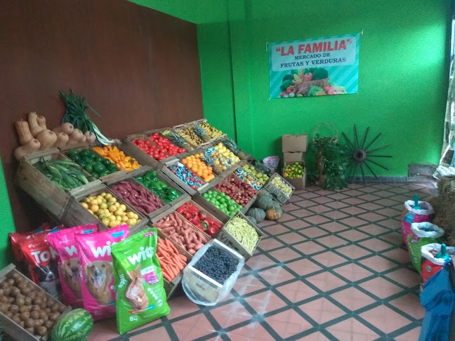 Mercado De Frutas Y Verduras La Familia