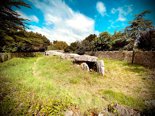 Photo n°18 de Dolmen de Mané-Rethual à Locmariaquer ()