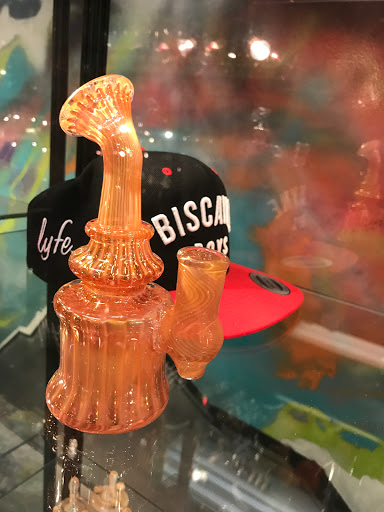 Tobacco Shop «Kazzaz Smoke Shop», reviews and photos, 6355 W Montrose Ave, Chicago, IL 60634, USA