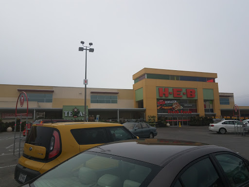 Grocery Store «H-E-B Grocery», reviews and photos, 910 Kitty Hawk Rd, Universal City, TX 78148, USA