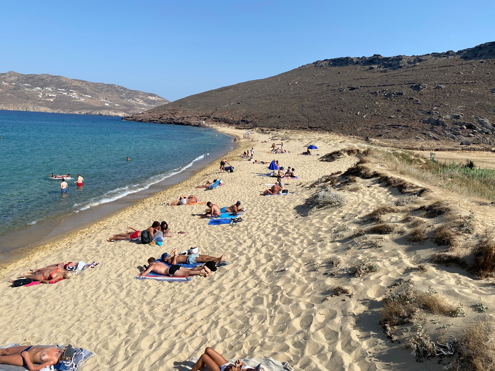 Panormos beach'in fotoğrafı ve yerleşim