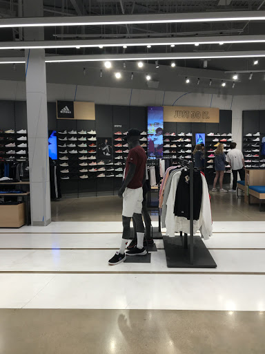 Shoe Store «Finish Line», reviews and photos, 15900 La Cantera Pkwy, San Antonio, TX 78256, USA