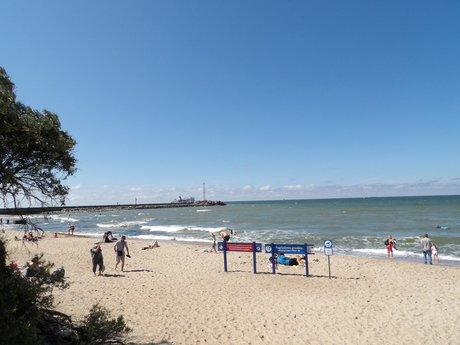 Zdjęcie Pets' Beach z przestronna linia brzegowa