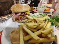 Hamburger du Restaurant de grillades à l'américaine Old Wild West à Lille - n°14