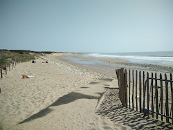Foto de Rocher beach - lugar popular entre os apreciadores de relaxamento