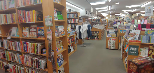 Book Store «Half Price Books», reviews and photos, 2041 Ford Pkwy, St Paul, MN 55116, USA