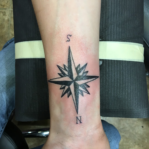 Tattoo Shop «Wonderland Tattoo Studio», reviews and photos, 23531 Little Mack Ave, St Clair Shores, MI 48080, USA