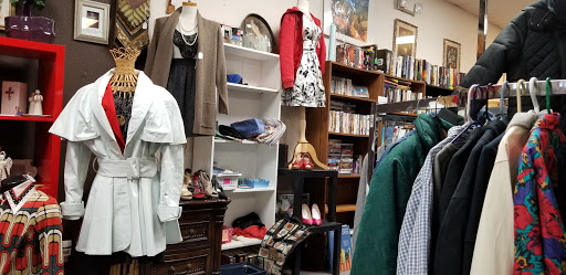 Thrift Store «Dog Junkies Thrift Store», reviews and photos, 4611 N Rancho Dr, Las Vegas, NV 89130, USA