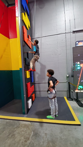 Event Venue «AirHeads Trampoline park Clearwater Florida», reviews and photos, 12401 Belcher Rd, Largo, FL 33773, USA