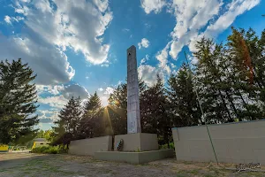 Monument "Ploshchad' Slavy" image