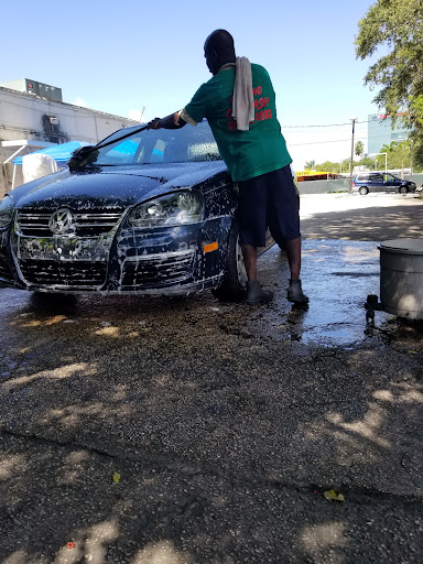 Crisp Auto Detailing en Hollywood