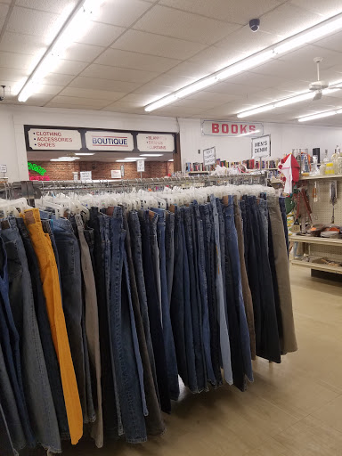 Thrift Store «Avenue Thrift Store», reviews and photos, 927 Minnesota Ave, Kansas City, KS 66101, USA