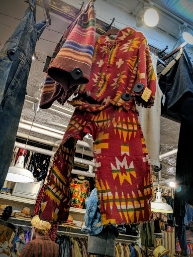 Vintage Clothing Store «10 ft Single by Stella Dallas», reviews and photos, 285 N 6th St, Brooklyn, NY 11211, USA