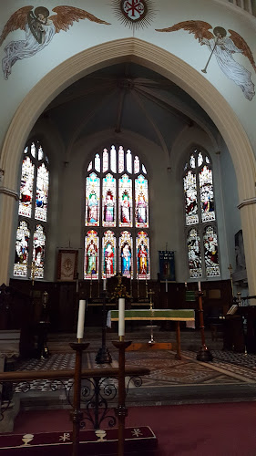 Comments and reviews of St James' Church