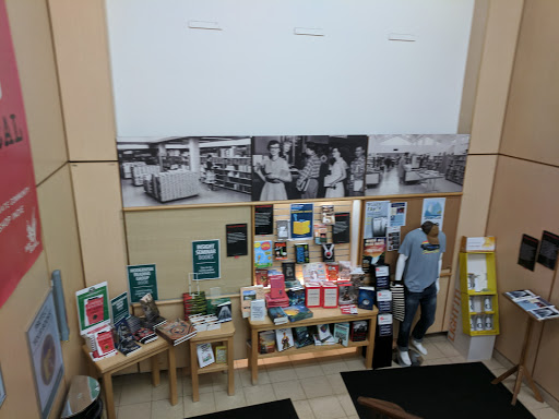 Book Store «The Duck Store - Campus», reviews and photos, 895 E 13th Ave, Eugene, OR 97401, USA