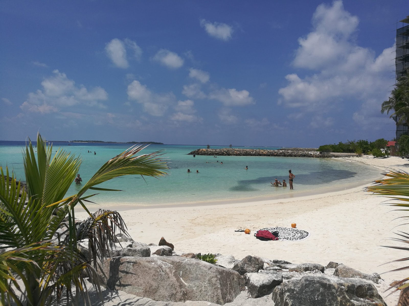 Foto van Maafushi Beach met middle bays