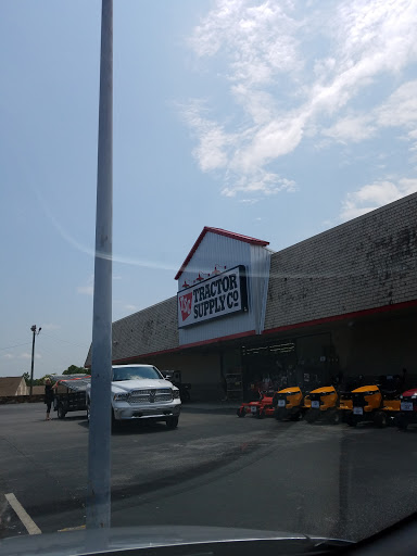 Home Improvement Store «Tractor Supply Co.», reviews and photos, 294 E Church St, Jasper, GA 30143, USA