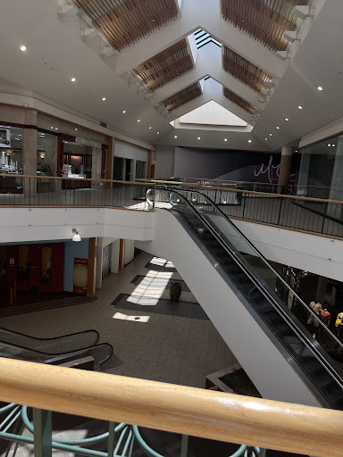 Shopping Mall «Stratford Square Mall», reviews and photos, 152 Stratford Dr, Bloomingdale, IL 60108, USA