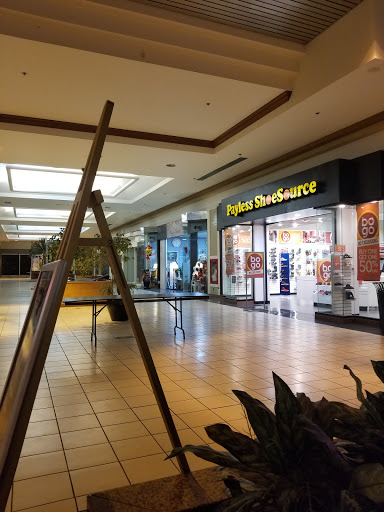 Shopping Mall «County Fair Fashion Mall», reviews and photos, 1264 E Gibson Rd E-500, Woodland, CA 95776, USA
