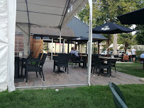 Atmosphère du Restaurant Le Kiosque Bar du Lac à Pierrefonds - n°8