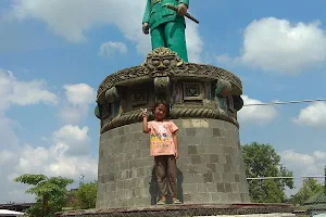 Taman Pancasila Kota Barat image