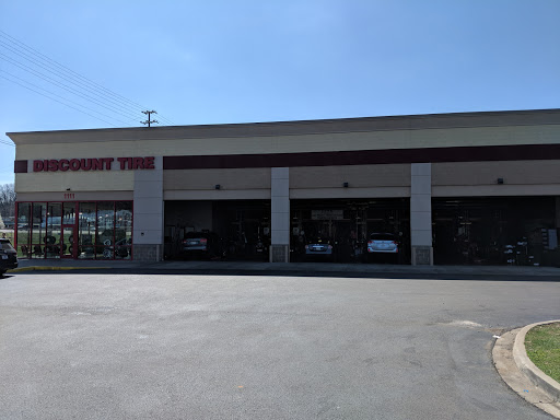 Tire Shop «Discount Tire Store - Clarksville, TN», reviews and photos, 1111 Merchants Blvd, Clarksville, TN 37040, USA