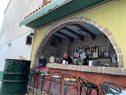 Bar Restaurante La Fabrica - C. Almenas, 12, 23280 Beas de Segura, Jaén, Spain
