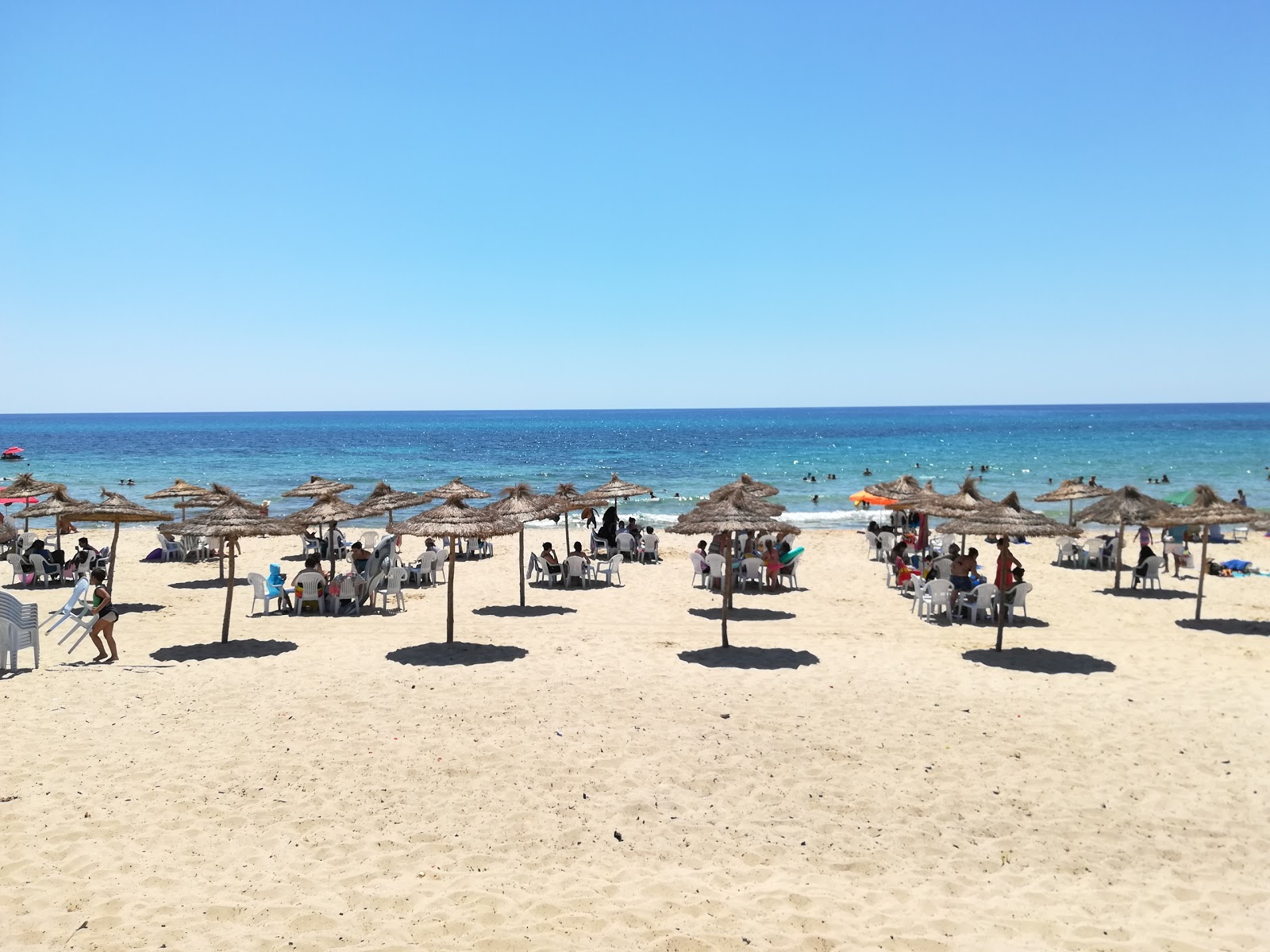 Foto von Plage de Hammamet V mit beiger sand Oberfläche