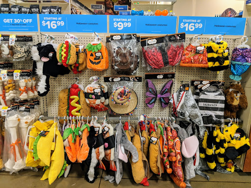 Pet Supply Store «PetSmart», reviews and photos, 2641 Lawndale Dr, Greensboro, NC 27408, USA