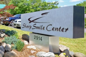 Sharp Smile Center image