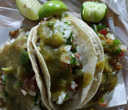 Tacos de ubre y tripa \