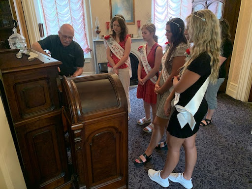 Historical Landmark «Mabel Hartzell Home», reviews and photos, 840 N Park Ave, Alliance, OH 44601, USA