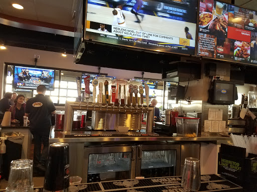 Pluckers Wing Bar