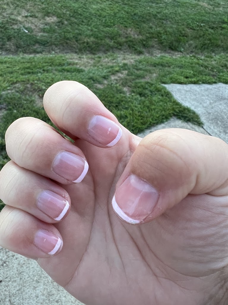 Pink & White Nail Spa 64068