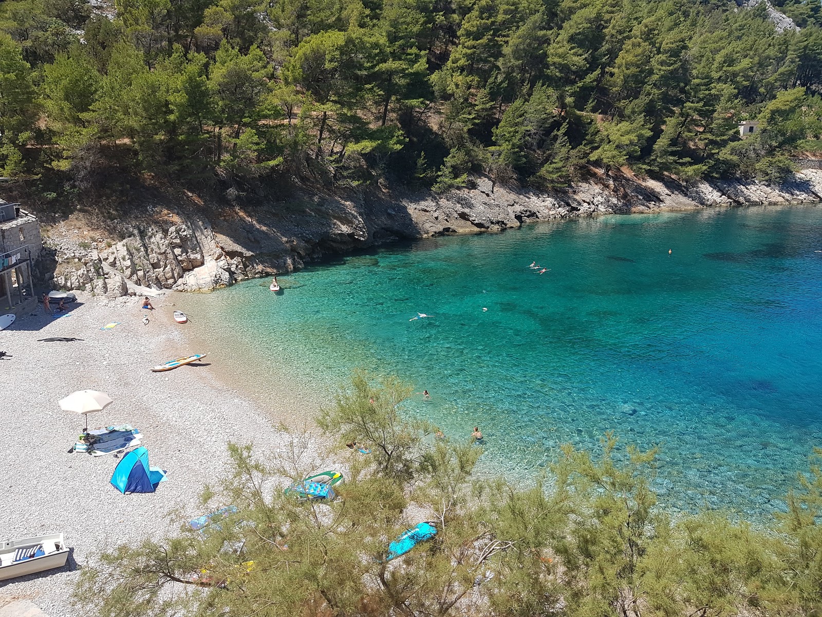 Foto von Mala Pogorila II beach mit beiger kiesel Oberfläche