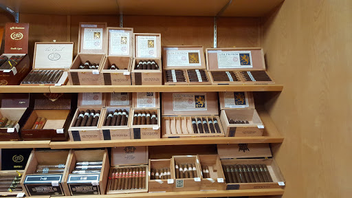 Tobacco Shop «Mickey Blakes Cigar & Golf», reviews and photos, 50 Spring St, Southington, CT 06489, USA