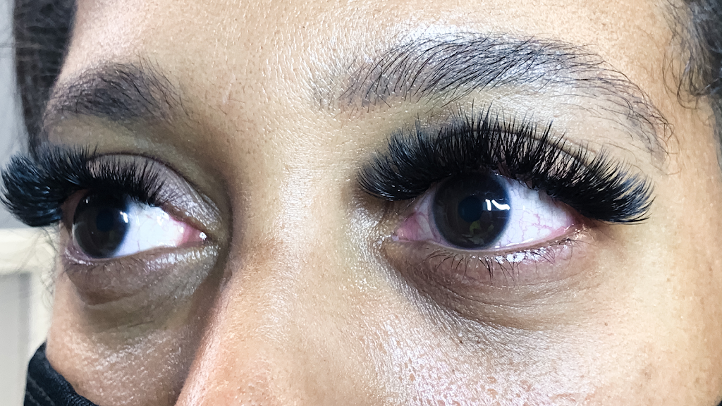Meadows Lash & Brow Academy 07512