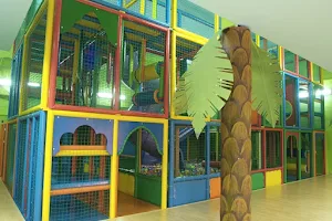 Parque Infantil Multiaventura image