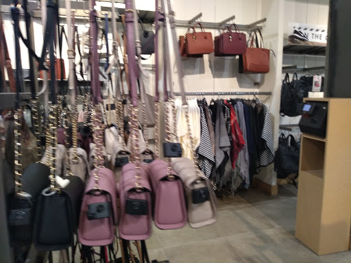 Shoe Store «DSW Designer Shoe Warehouse», reviews and photos, 1 Walden Galleria, Buffalo, NY 14225, USA